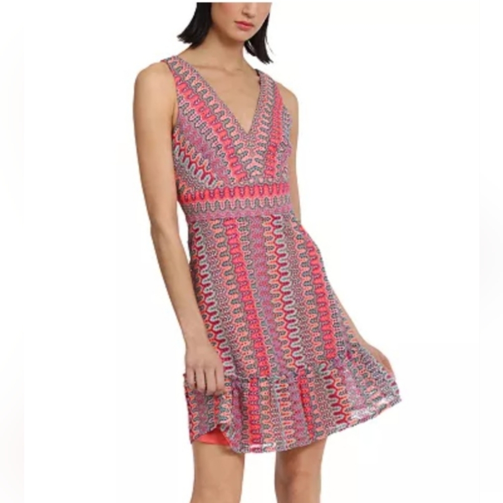 Donna Morgan V-Neck Sleeveless Crochet Mini Dress Sz 8 NWOT